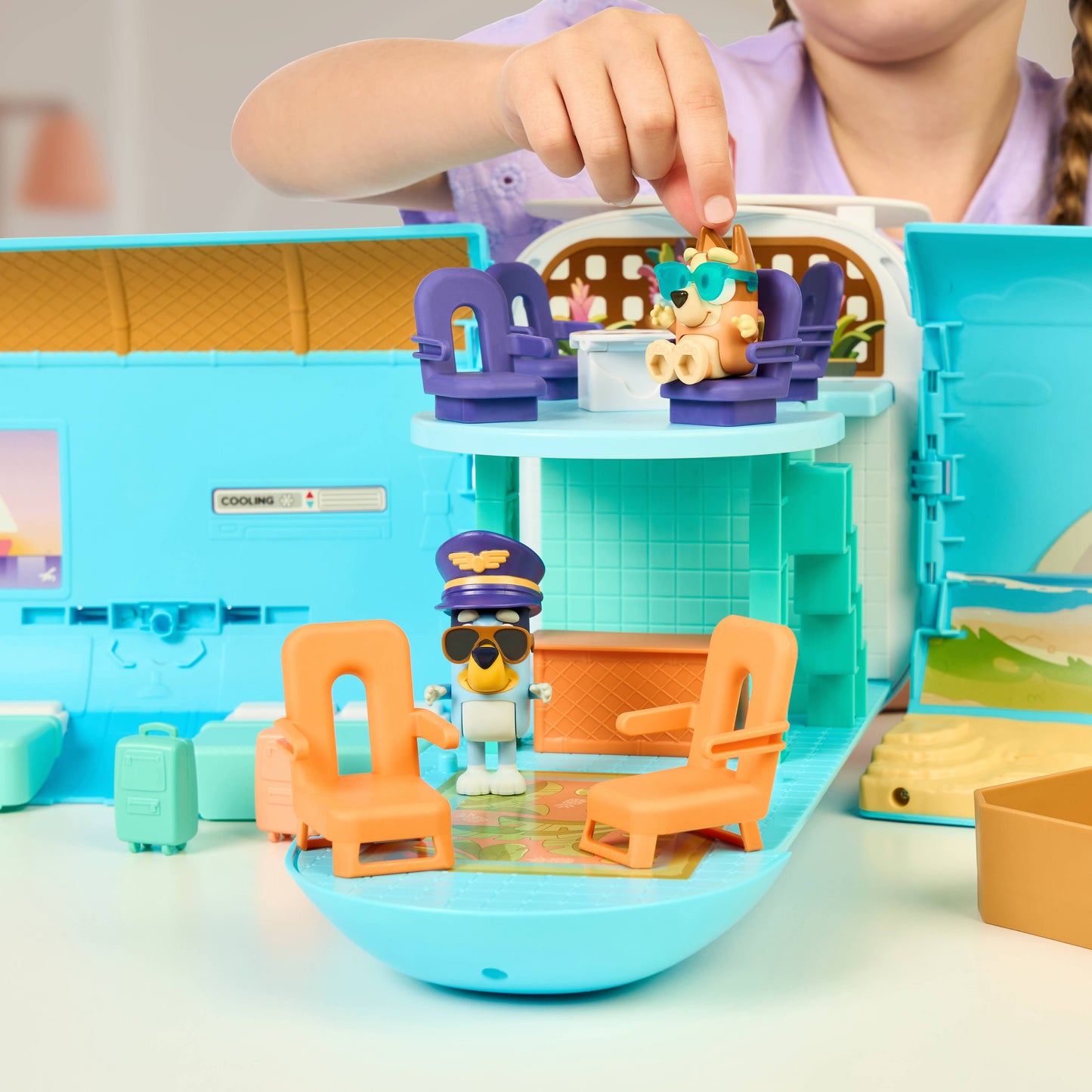 Moose Toys Bluey 3-In-1 Airplane Boat Hotel