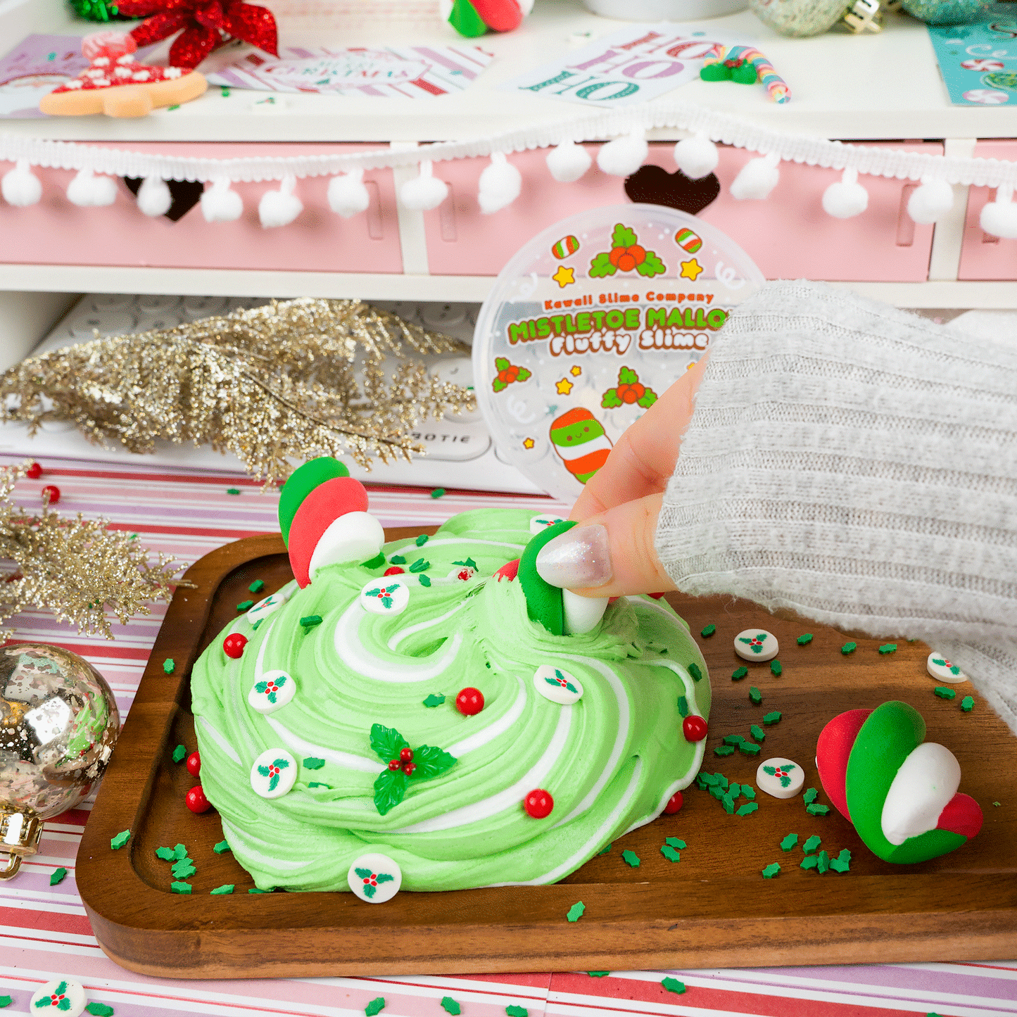 Mistletoe Mallow Fluffy Signature Dome™ Slime (4pcs/case)