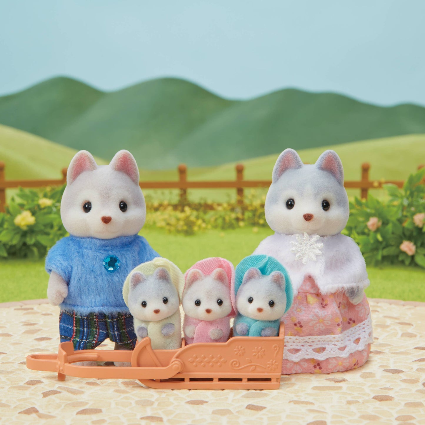 Calico Critters Husky Family, 5 Collectible Doll Figures