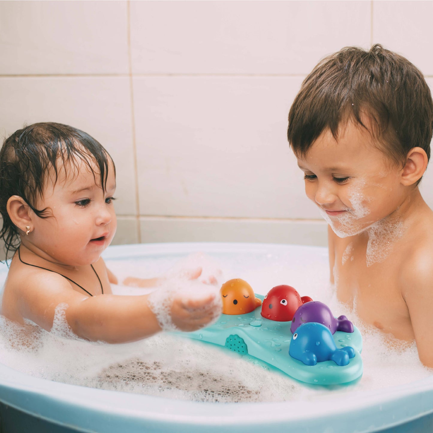 Hape Musical Whale Fountain - Bath Toy for Babies 18+ Months