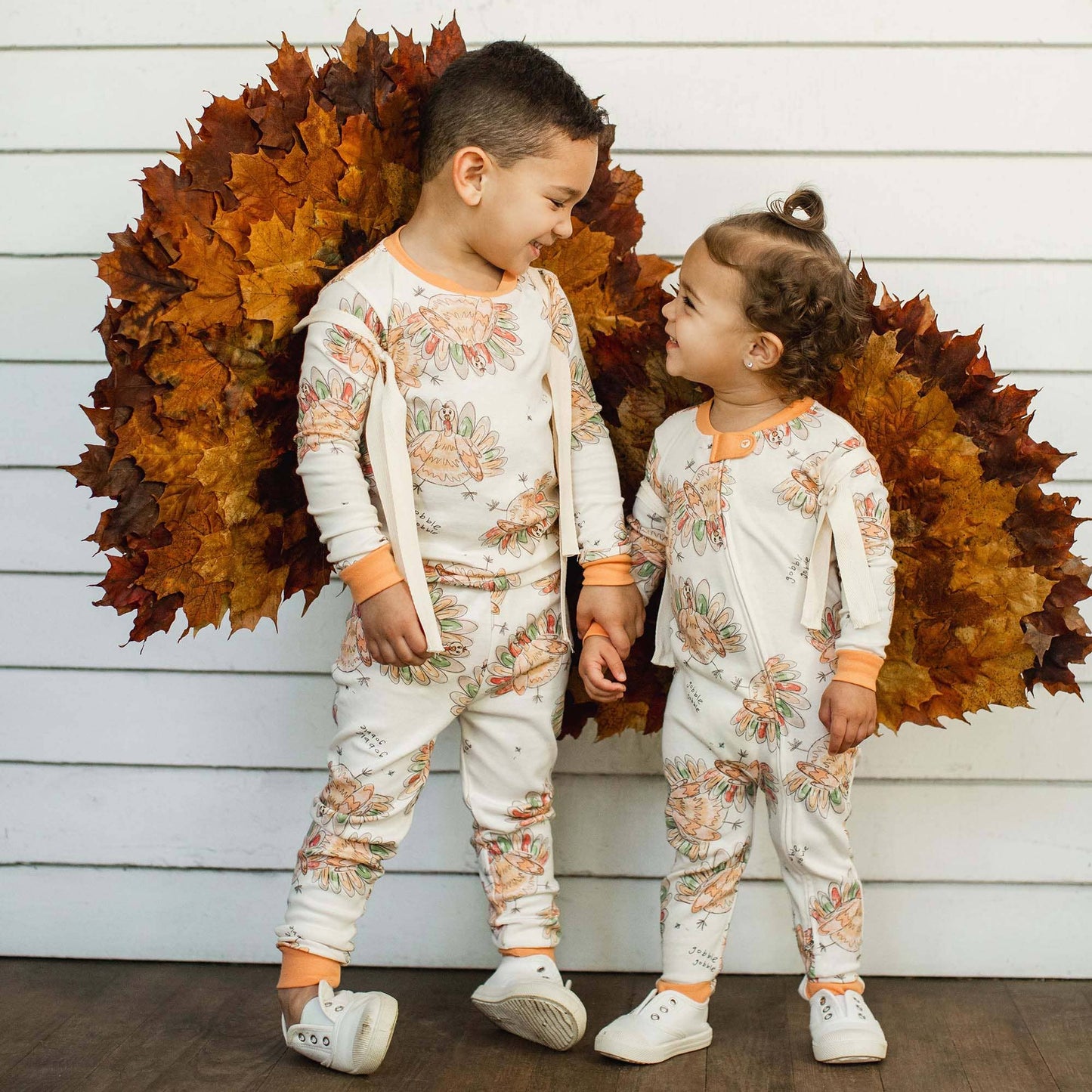 Vivid Turkey Sleep & Play