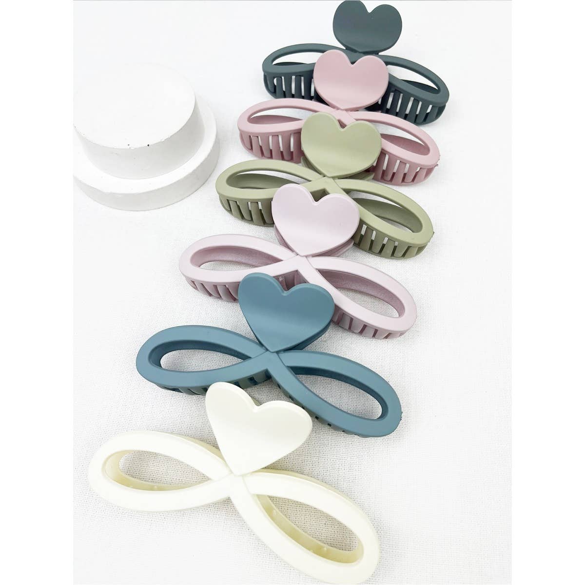 LOVE AND REPEAT Symbol Matte Hair Claw