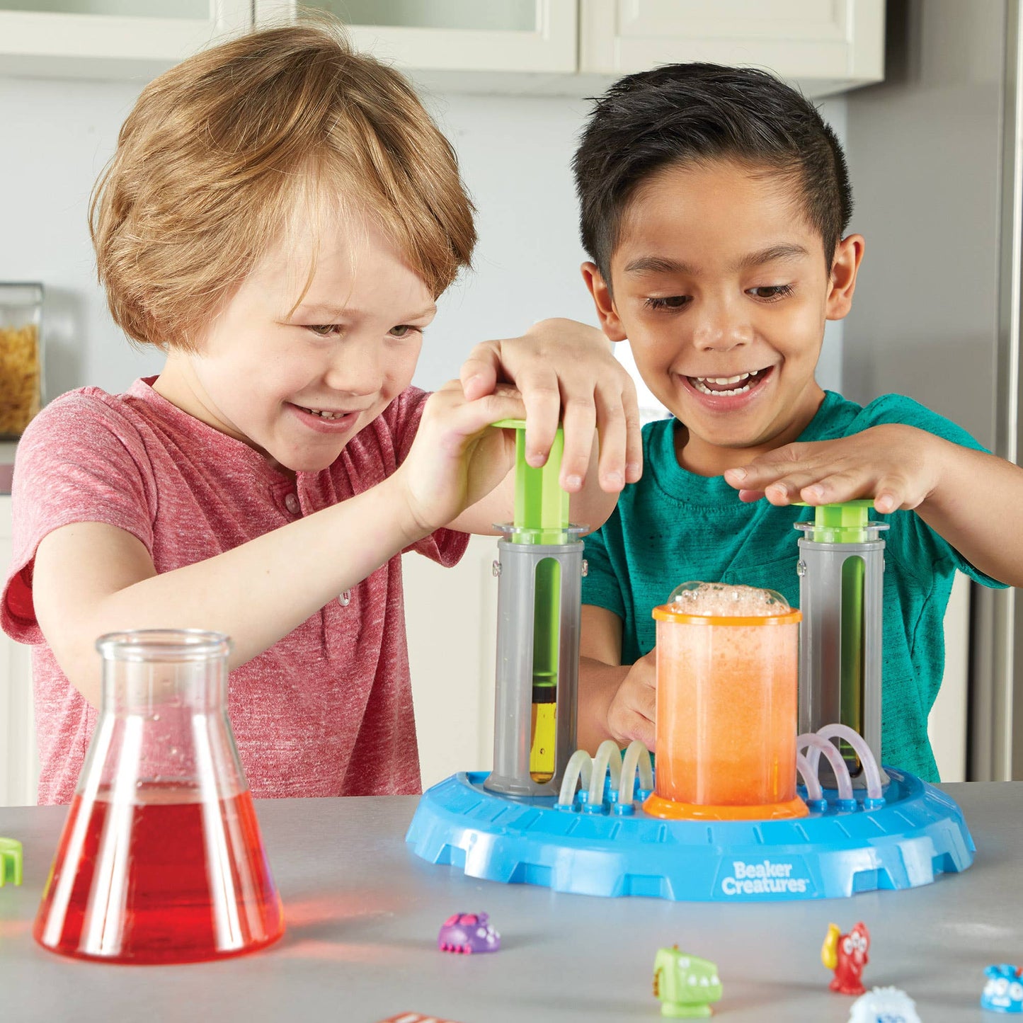 Beaker Creatures® Liquid Reactor Super Lab