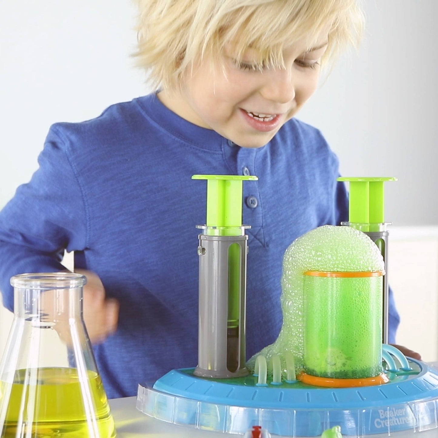 Beaker Creatures® Liquid Reactor Super Lab