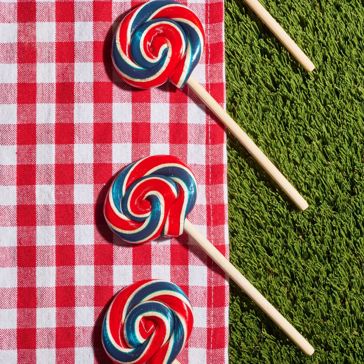 Handmade Lollipop - Strawberry - 1 oz