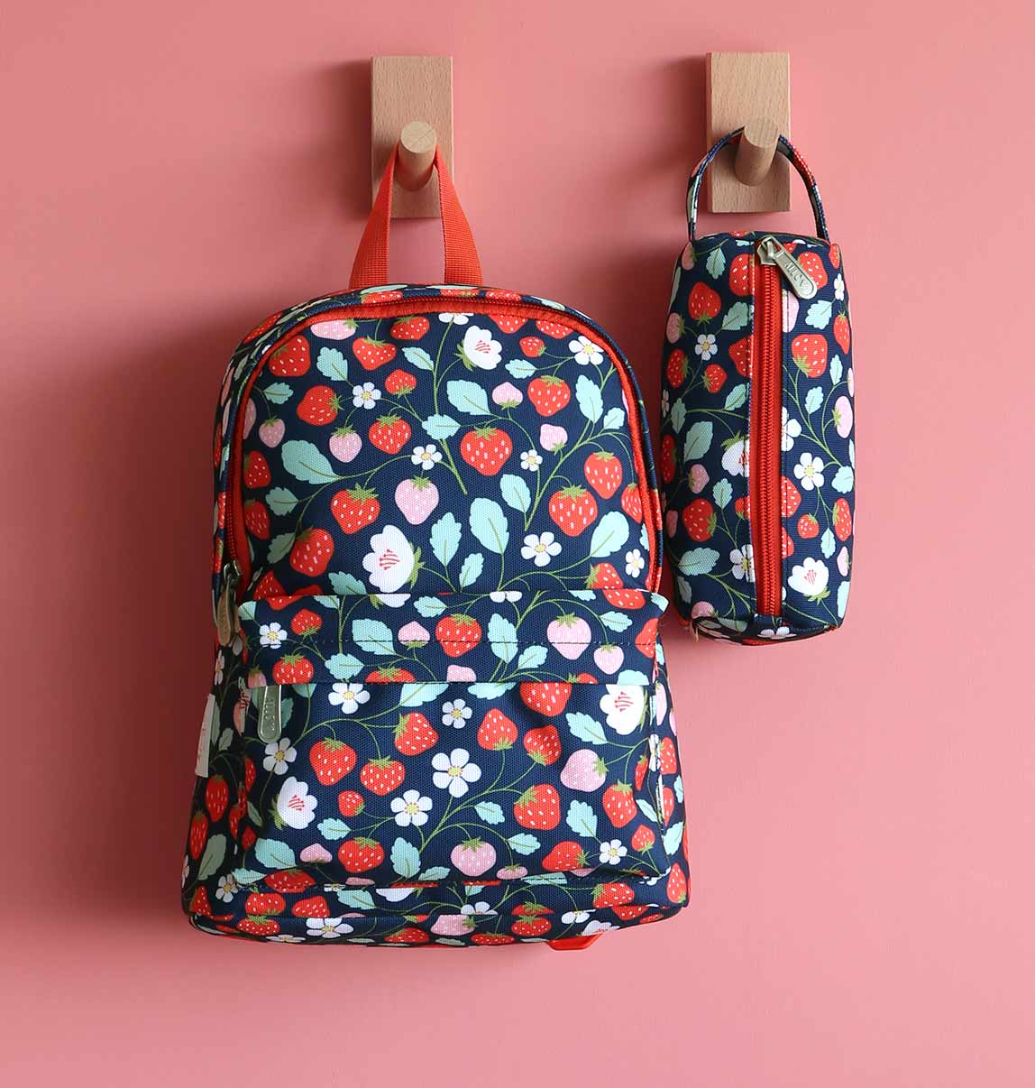 Kids pencil case: Strawberries