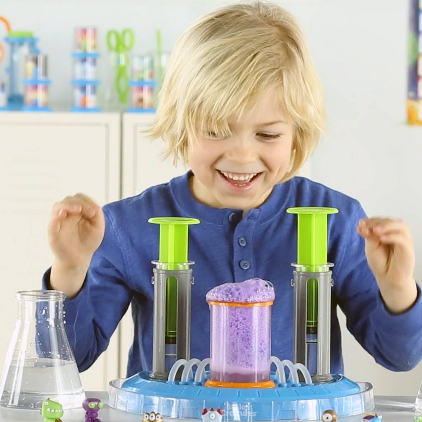 Beaker Creatures® Liquid Reactor Super Lab