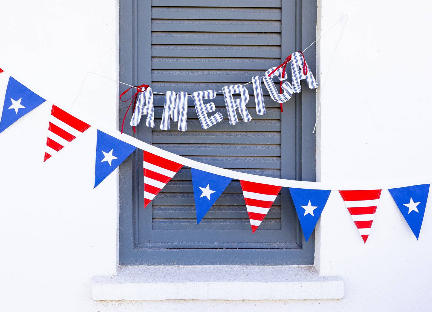 HAM1203 - Stars and Stripes Paper Pennant Banner