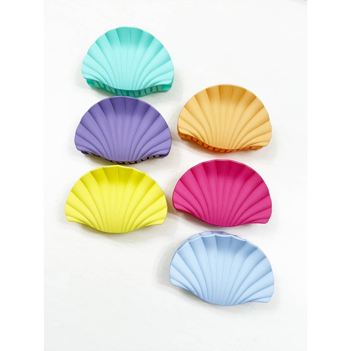 Matte Large Shell Design Hair Claw