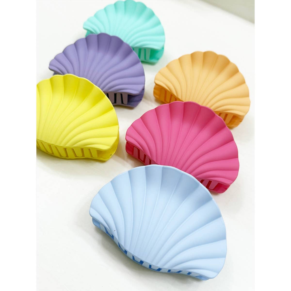 Matte Large Shell Design Hair Claw