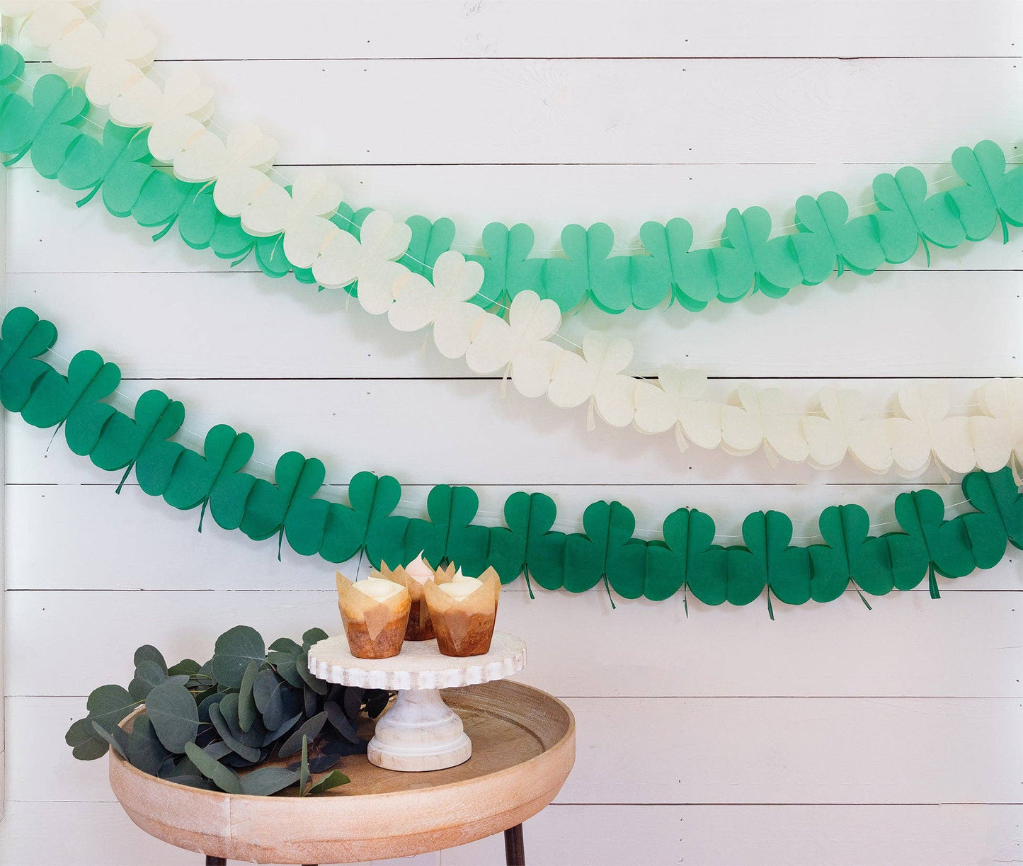 Shamrock Crepe Paper Banner Set