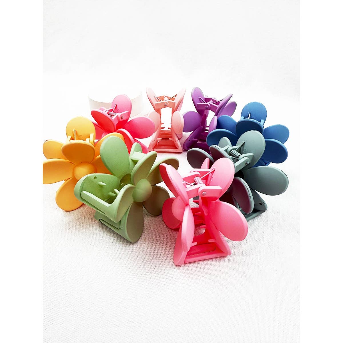 Pastel Tone Daisy Hair Clips with Card