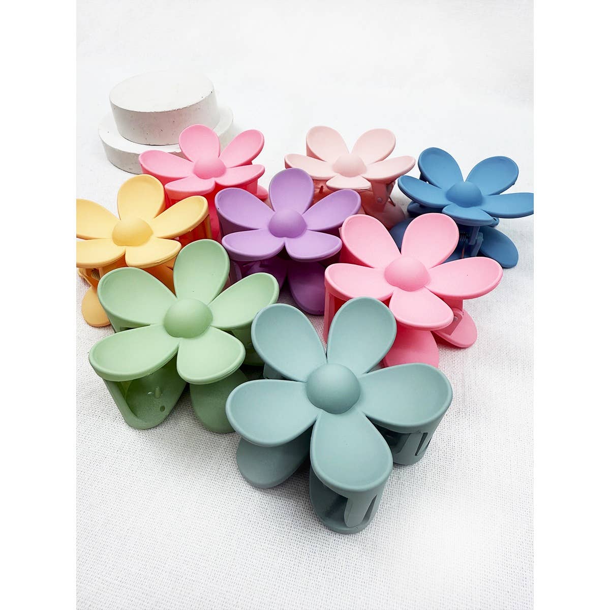 Pastel Tone Daisy Hair Clips with Card